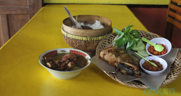 Bebek Empuk dan Brongkos Lezat Racikan Bu Sasongko Jogja