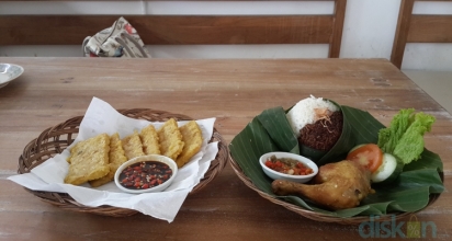 Lezatnya Ayam Goreng Mangkuroso ala Omah Nenek