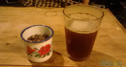 Mencicipi Secangkir Kopi Hitam Toraja dan Coffee Kurma Blend ala Anomie Coffee