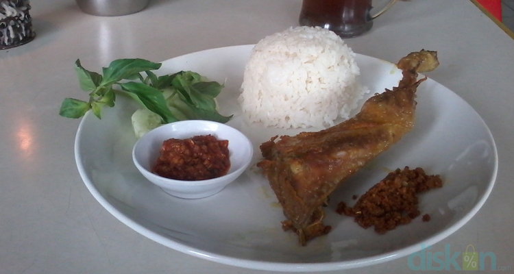 Menikmati Kelezatan dalam Kesederhanaan Menu Ayam Goreng di Ayam Goreng Nyoto Roso Jogja