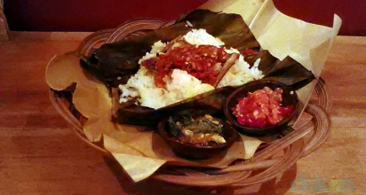 Nglaras Raos, Tempat Mungil Penyaji Nasi Bakar