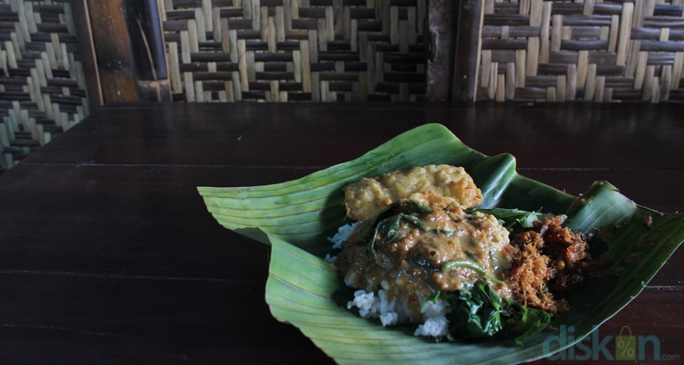 Sensasi Segar dan Pedas Menggigit ala Pecel Iwak Kali Jogja