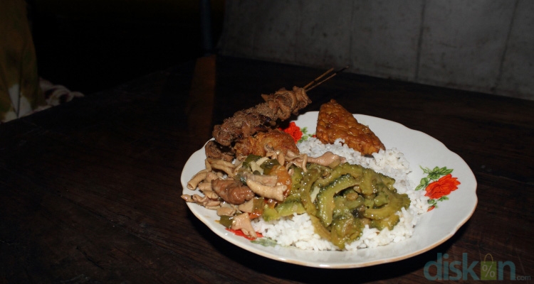 Warung Bu Sosro, Warung Ramesan Lezat Penyelamat Lapar di Malam Hari Jogja